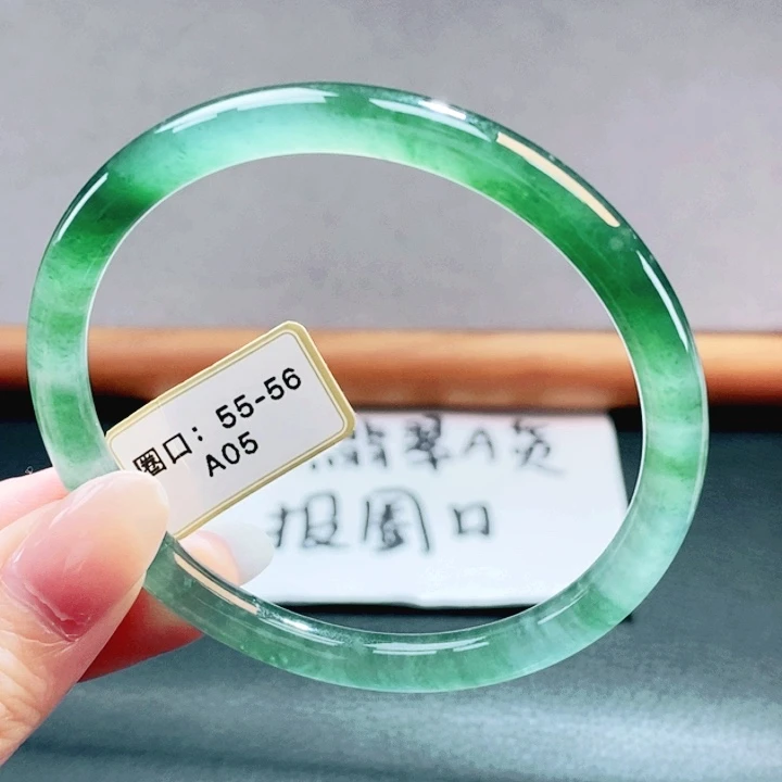 翡翠未镶嵌手镯翡翠手镯97