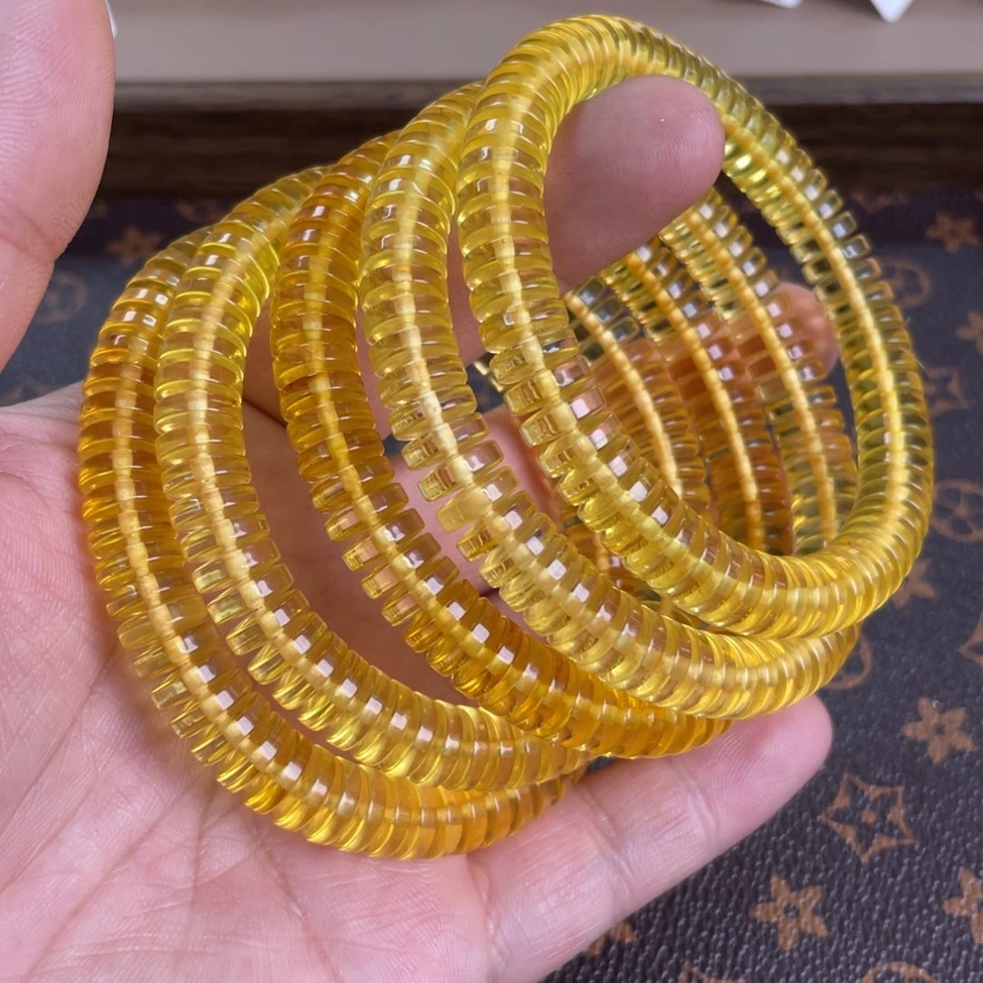 蜜蜡裸石未镶嵌110多样性发其一