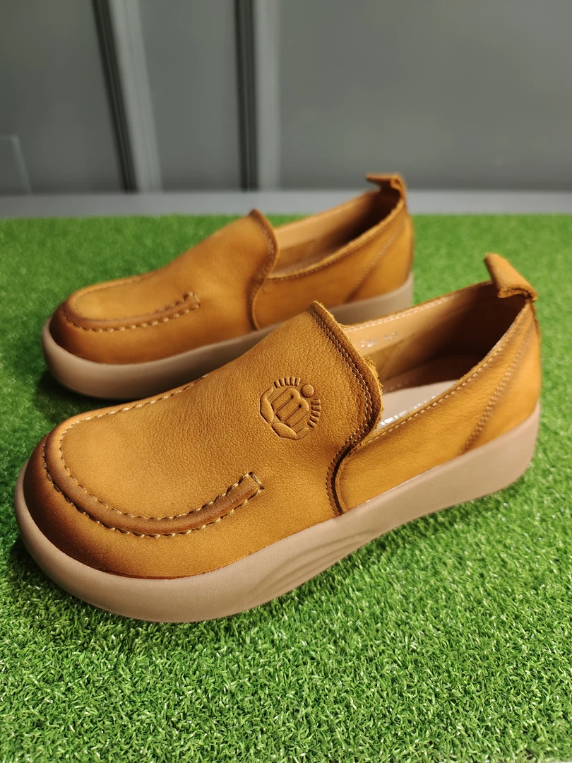 新款头层牛皮 四季休闲百搭小单鞋 8637