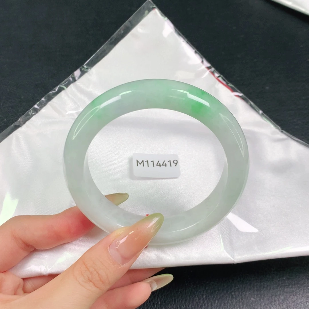 翡翠未镶嵌手镯天然翡翠手镯04