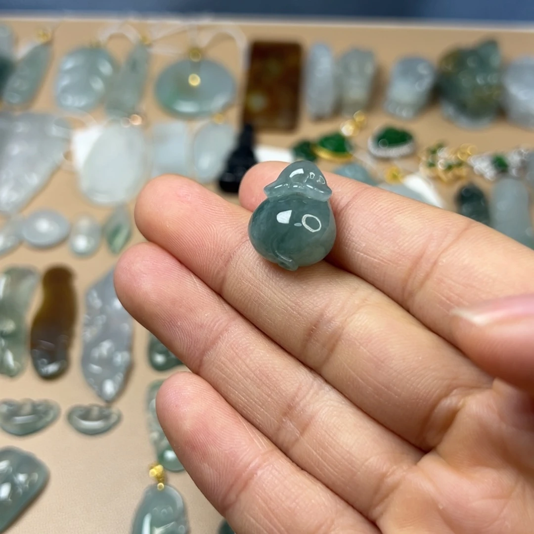 翡翠颈饰未镶嵌Э**а