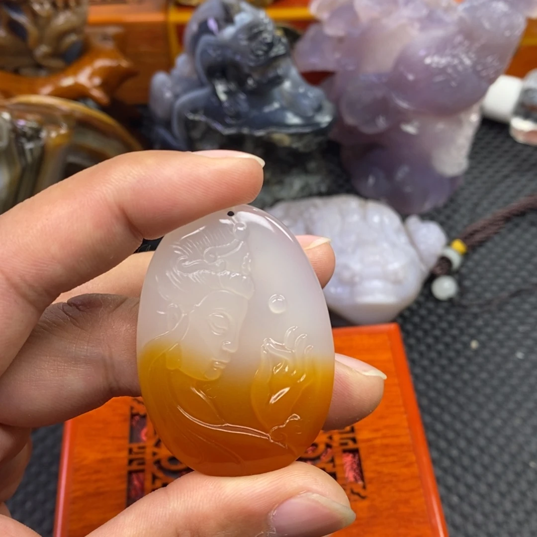 玛瑙/玉髓手把件未镶嵌老*