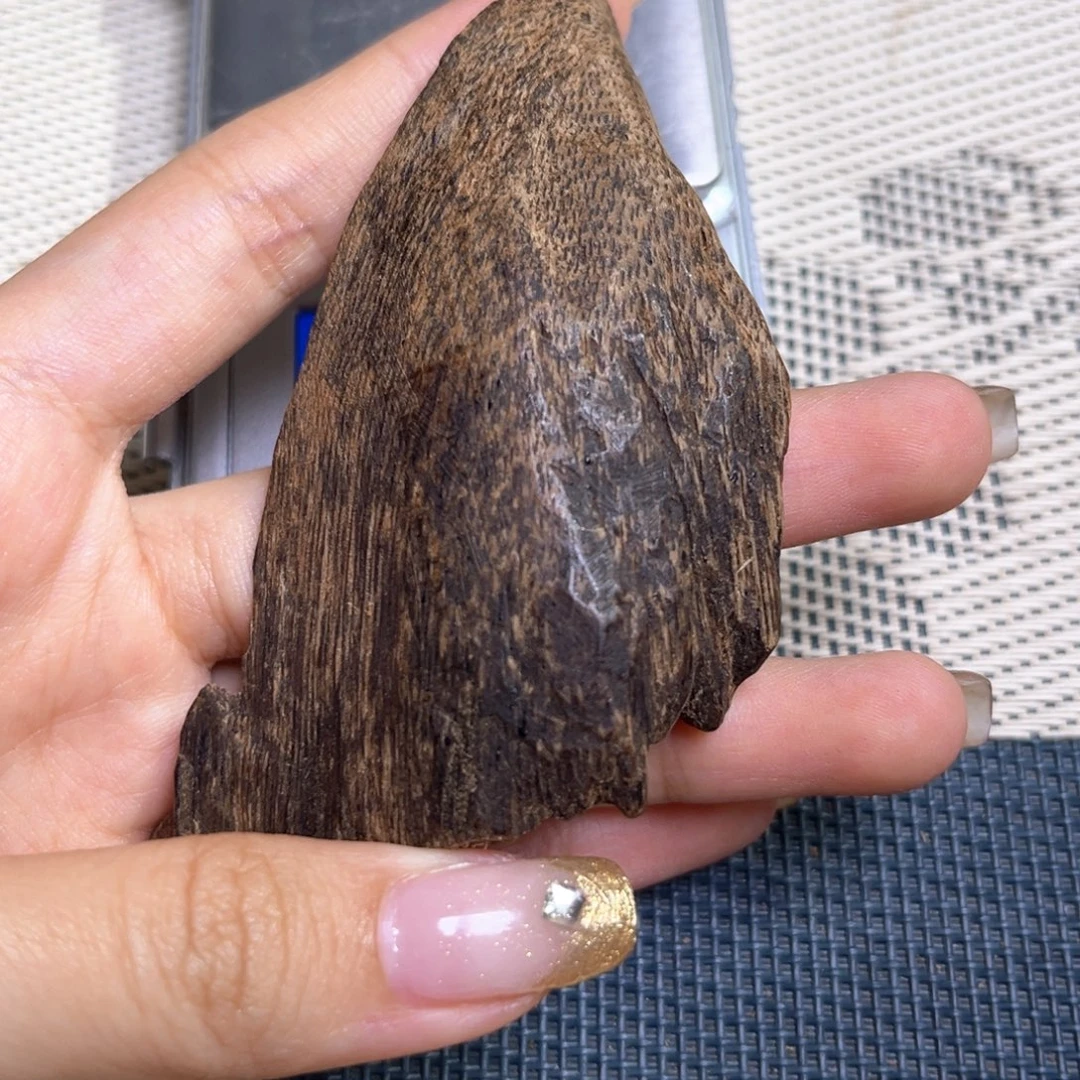 黒***驼香榧木海南大山沉水老琼脂包头12.3克重福利