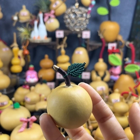 暖***^手把件天然小苹果