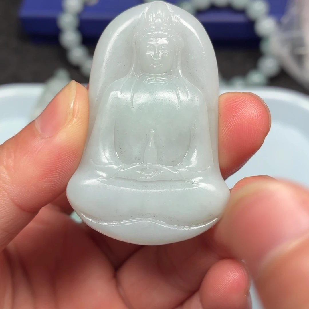 定制翡翠未镶嵌素衣观音