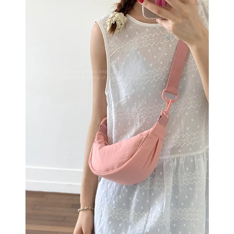 休闲尼龙帆布包包女式2025新款夏季单肩包洋气超火流行斜挎饺子包