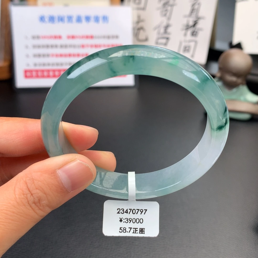 翡翠未镶嵌手镯【回流强推】冰胶飘花无纹裂