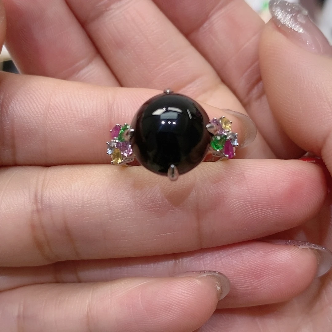 翡翠18K金镶嵌戒指