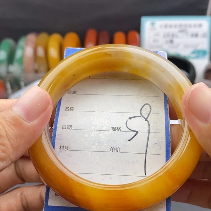 未镶嵌手镯石英质玉