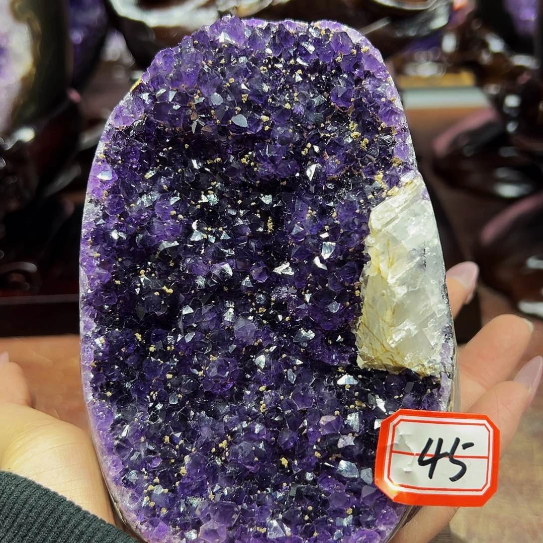 水晶大型摆件未镶嵌