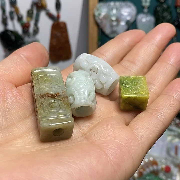 月***美翡翠未镶嵌吊坠(赠链)