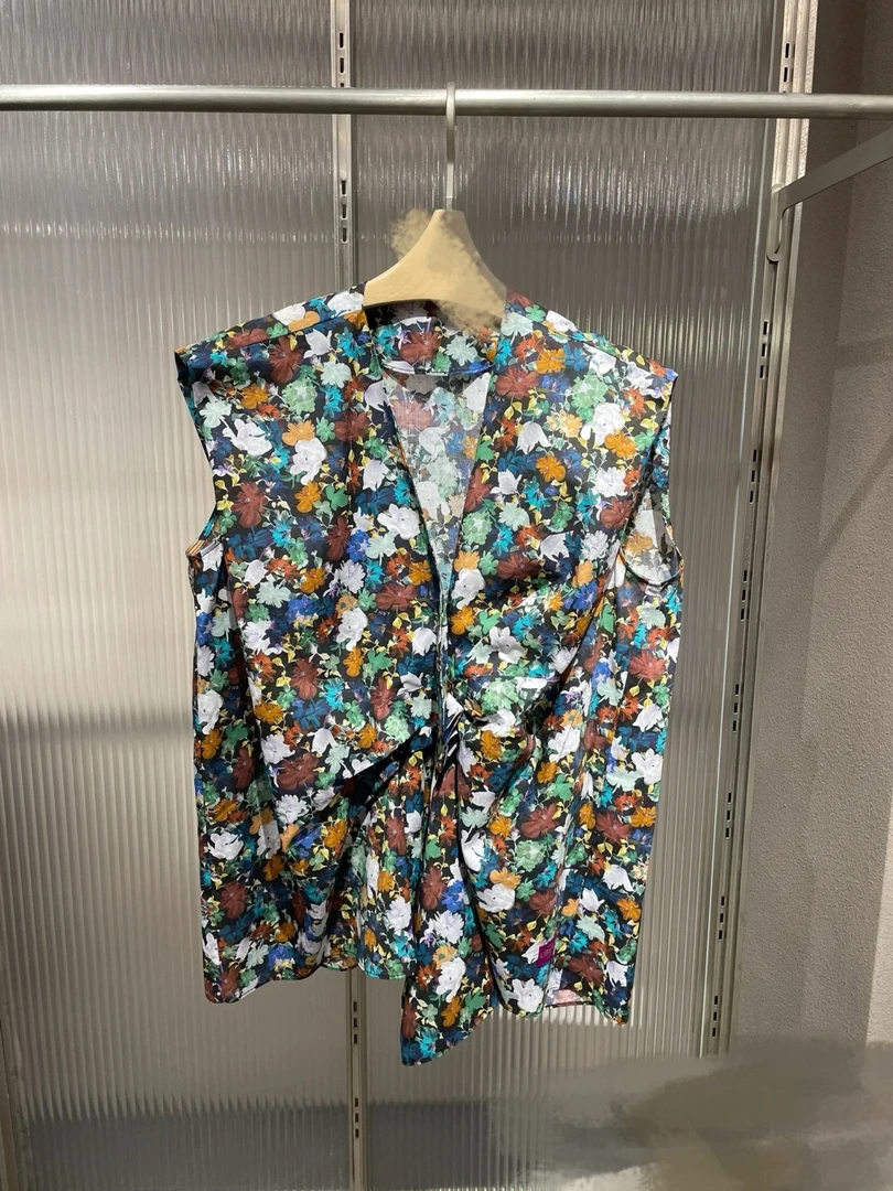 衬衫2025夏季新品时尚无袖V领碎花上衣