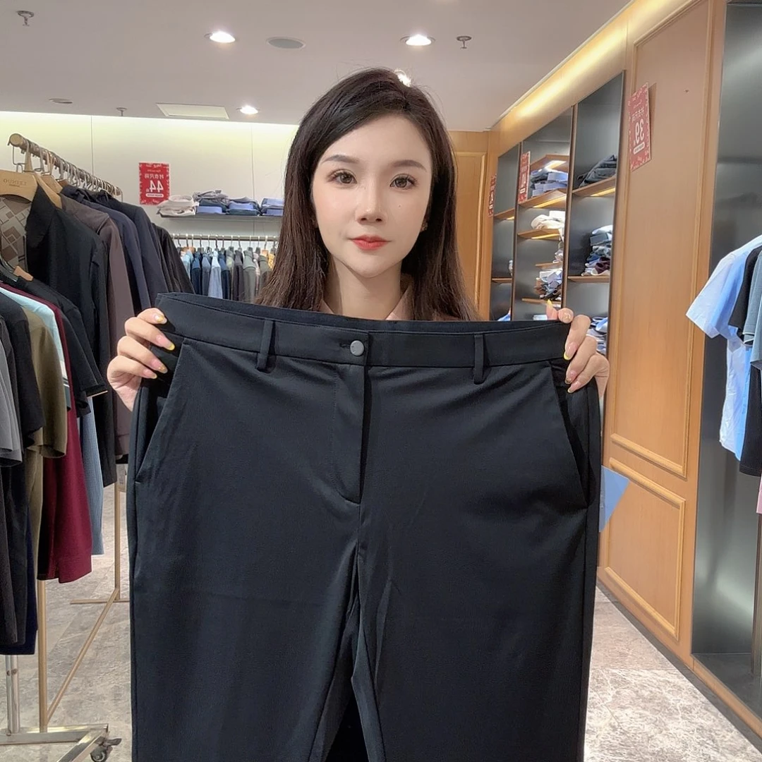 裤子穿了两个！上衣是