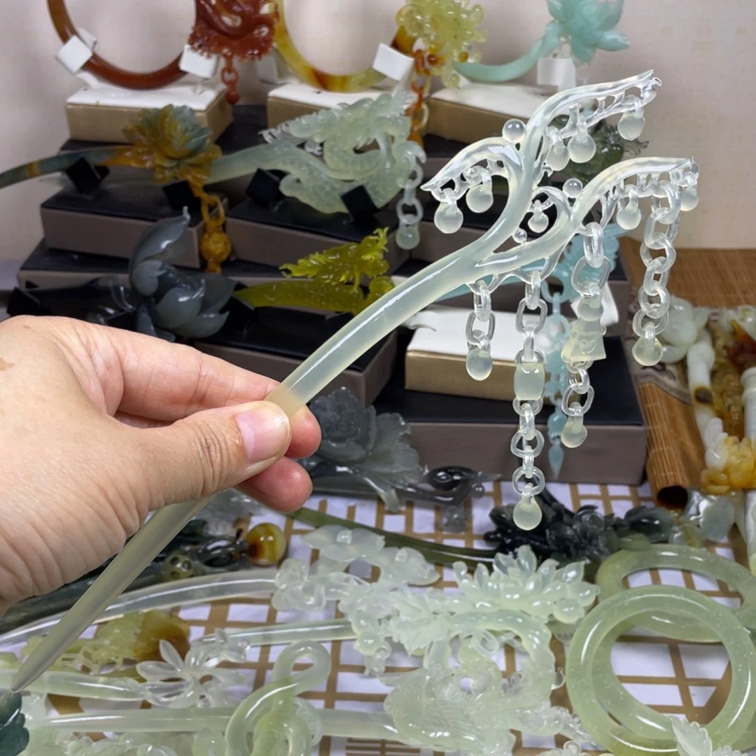 未镶嵌蛇纹石玉发饰蝶****）