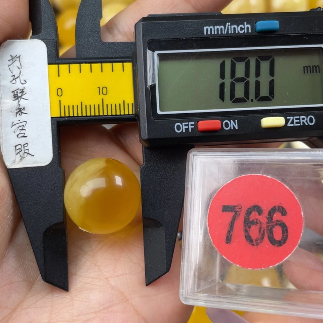 未镶嵌琥珀珠宝奇石