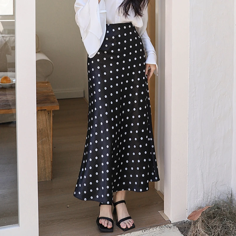 春夏新款简约百搭缎面半身裙女复古法式气质优雅波点鱼尾裙
