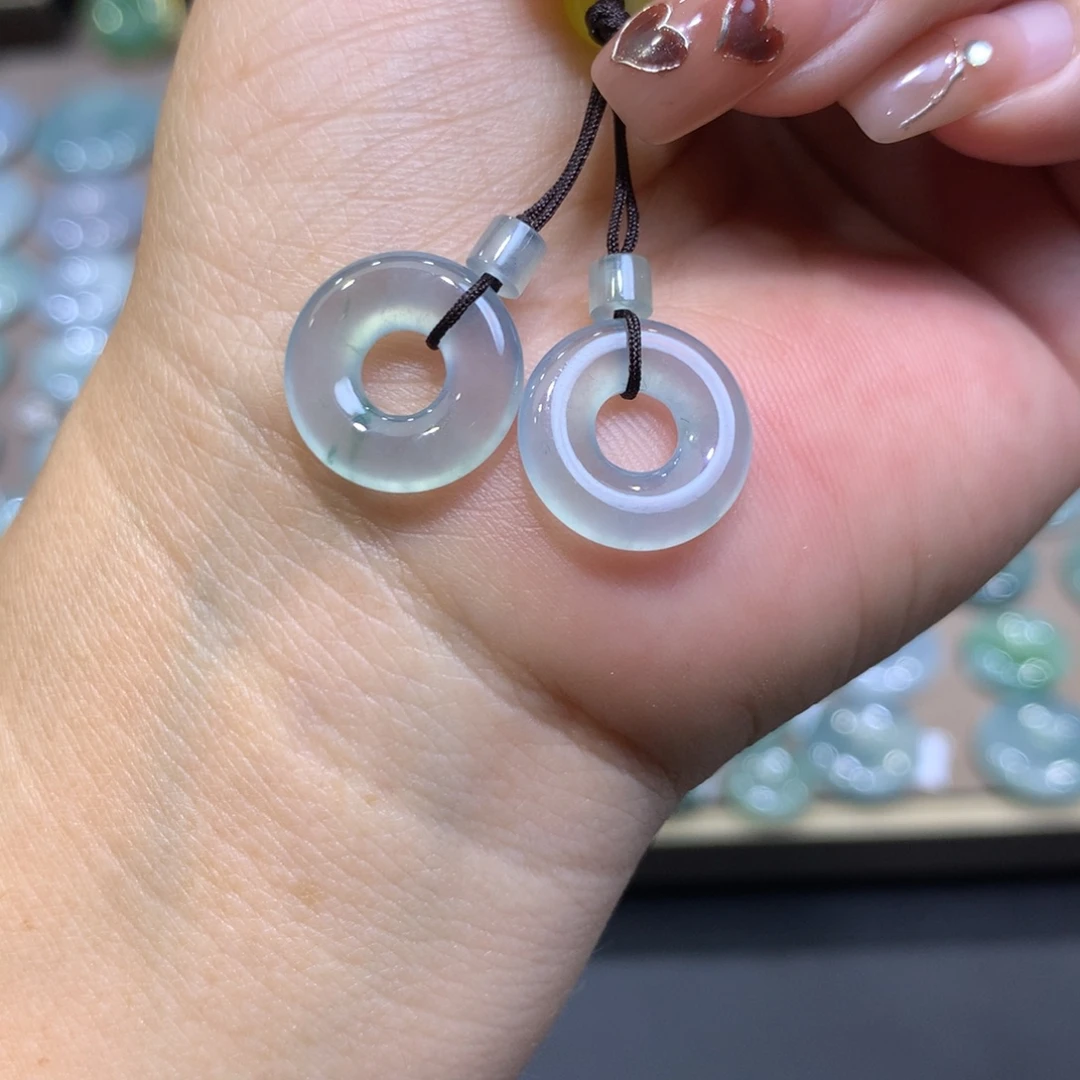 翡翠未镶嵌颈饰甜甜圈一对