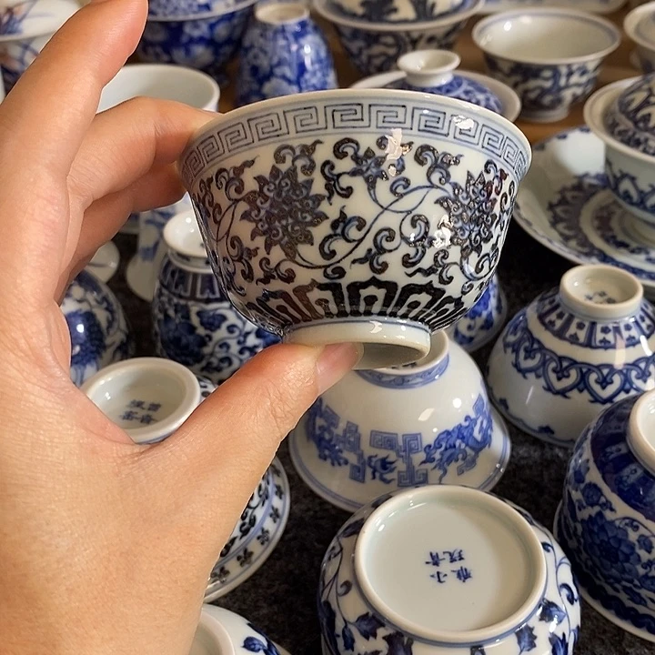 【柴窑】缠枝莲主人杯