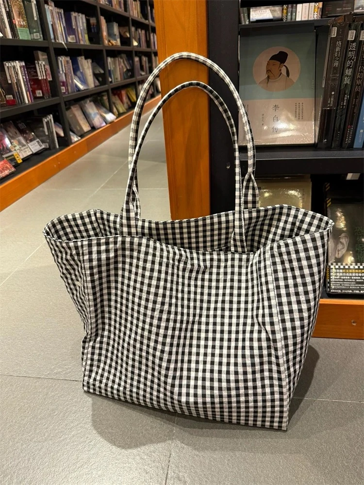 小众韩版黑白格子慵懒风文艺大容量百搭单肩通勤帆布包便携手提包