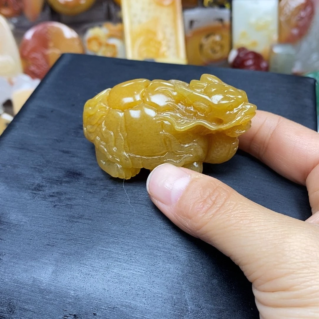 石英质玉（黄龙玉）颈饰未镶嵌