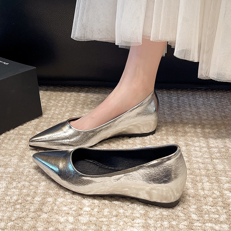 法式尖头浅口单鞋女2025年新款内增高气质工作鞋软皮不累脚通勤鞋