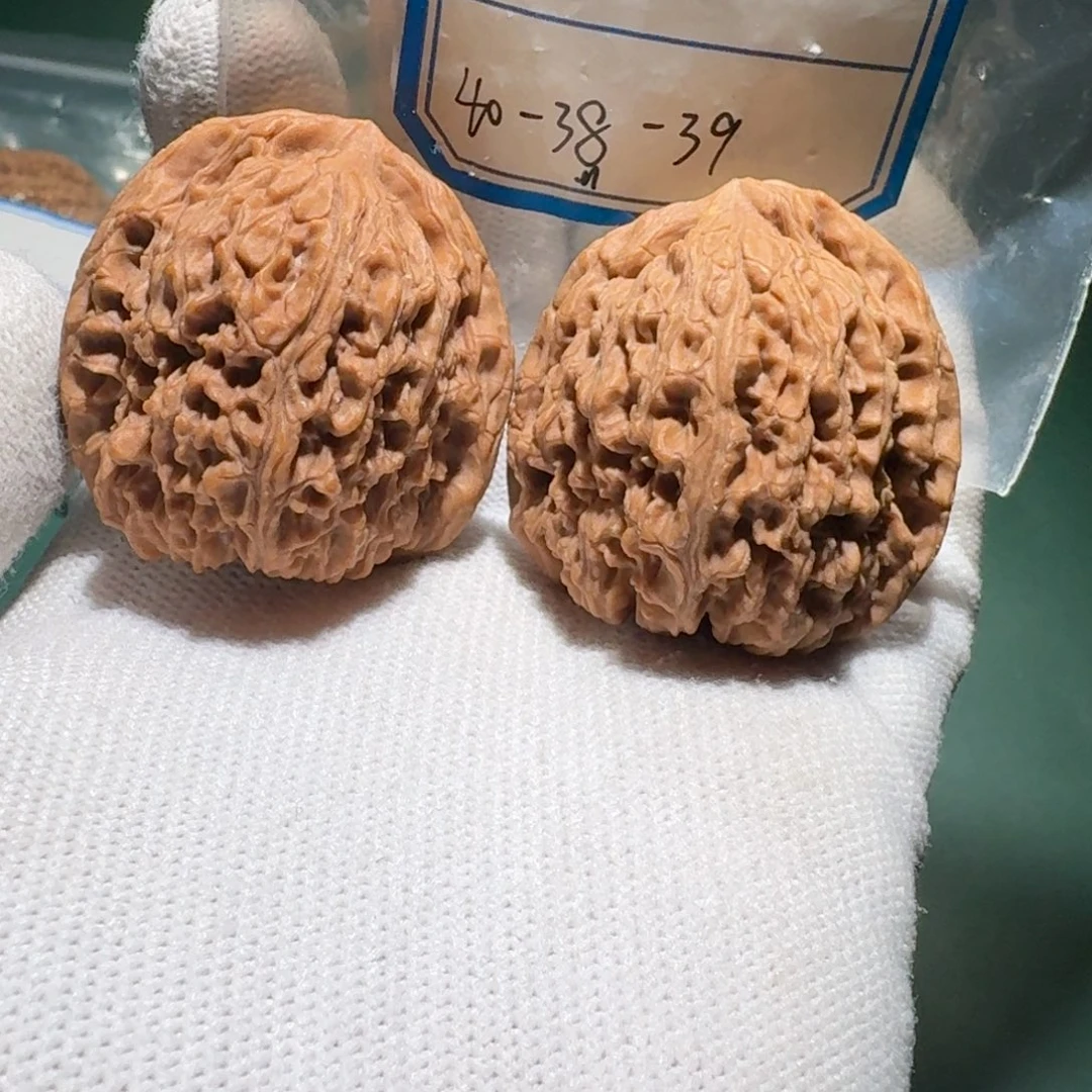 文玩核桃吊坠42号拧花s