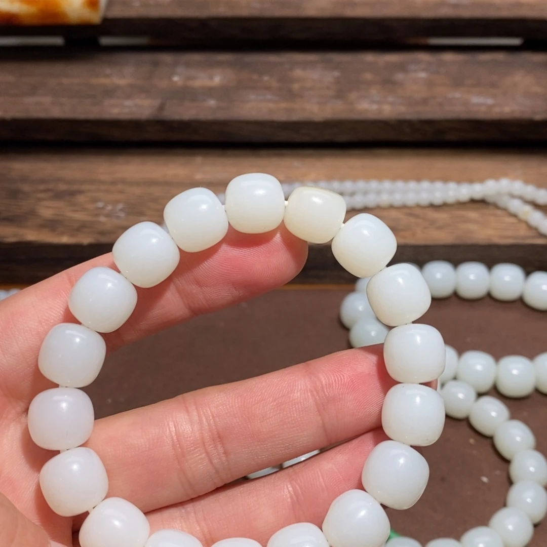 乱***渡和田玉未镶嵌挂件