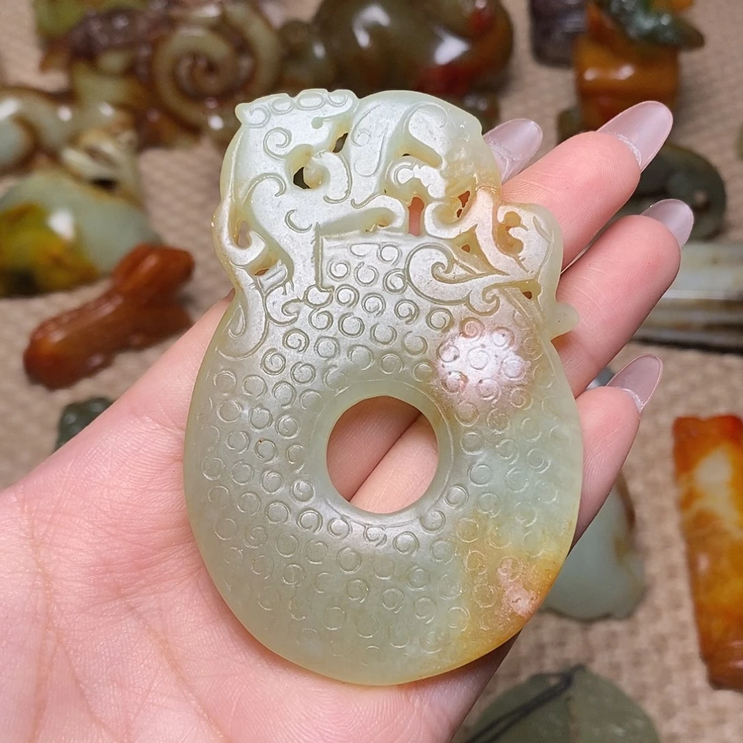 未镶嵌蛇纹石玉颈饰