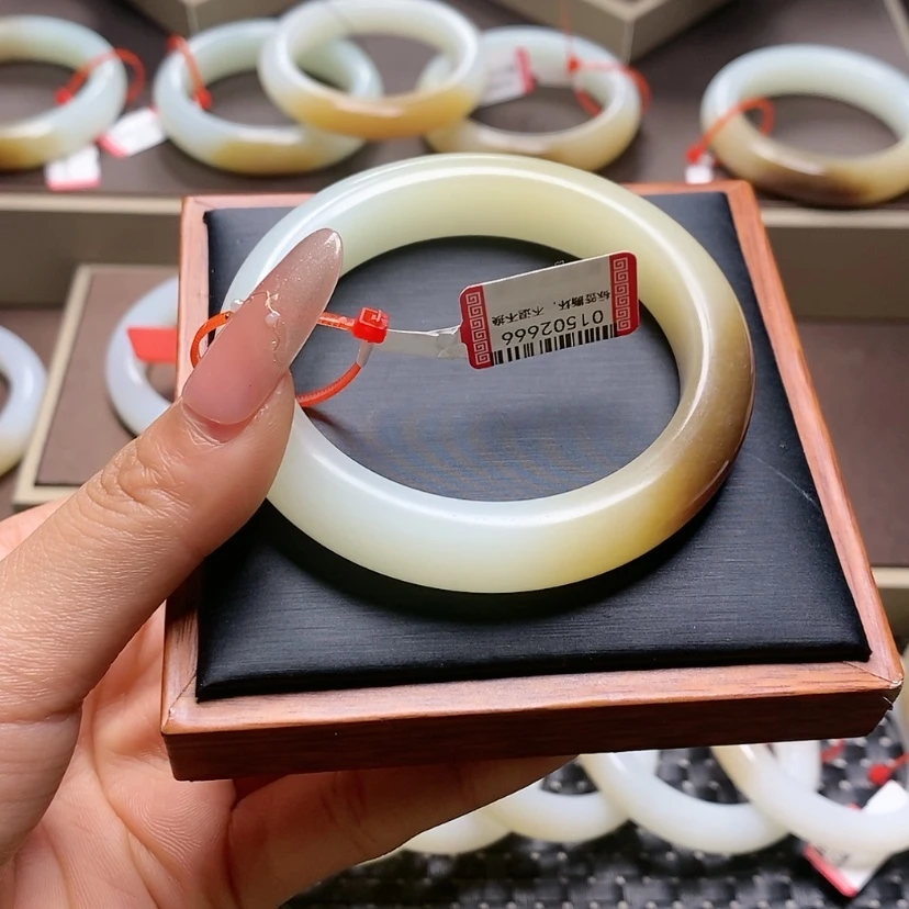 【闪购商品】和田玉手镯未镶嵌*️****