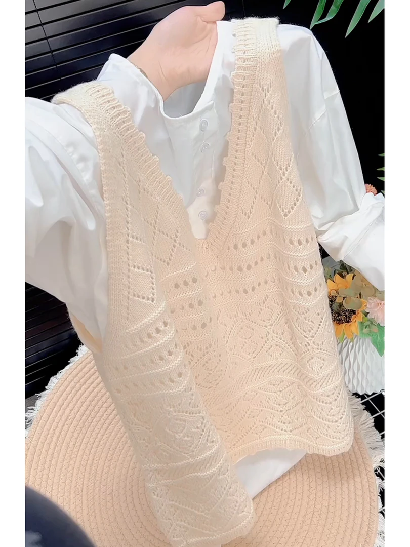温柔风甜美圆领单排扣白色衬衫女2025秋季杏色V领针织马甲两件套