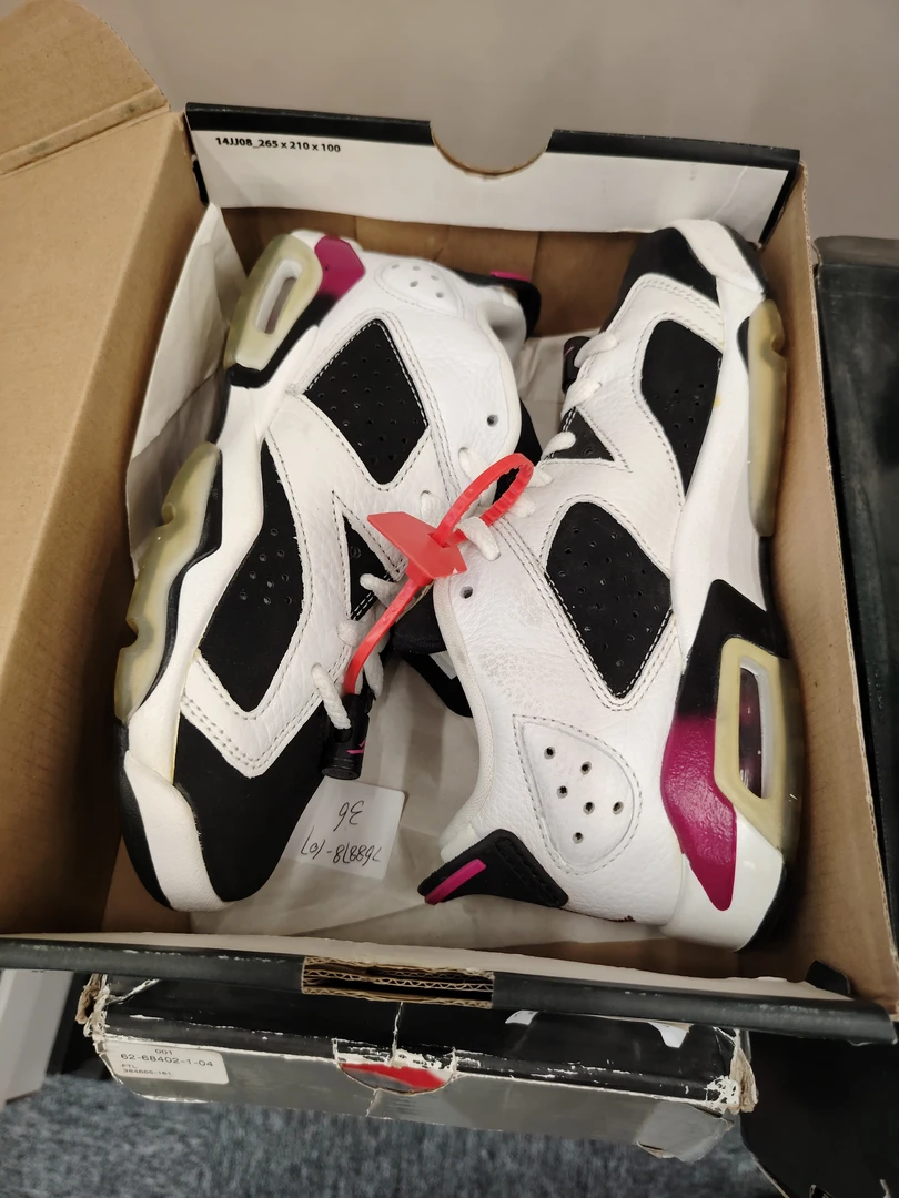 nike 经典配色鞋型 19号   36码