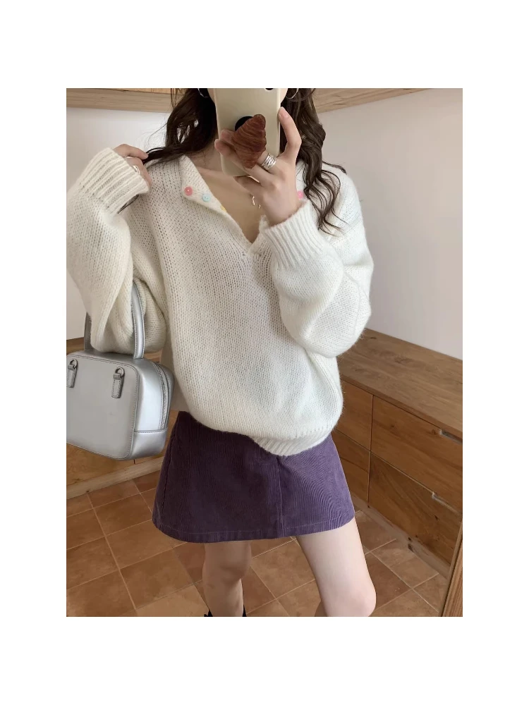 小众设计感半开V领彩扣套头森系毛衣女秋冬软糯宽松百搭针织上衣