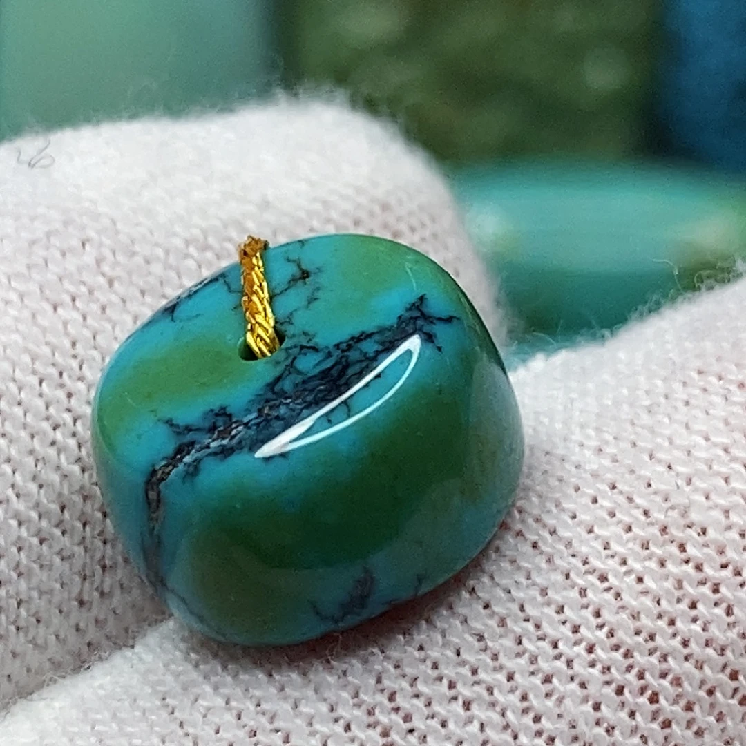 绿松石未镶嵌天然原矿 带武汉地大证书