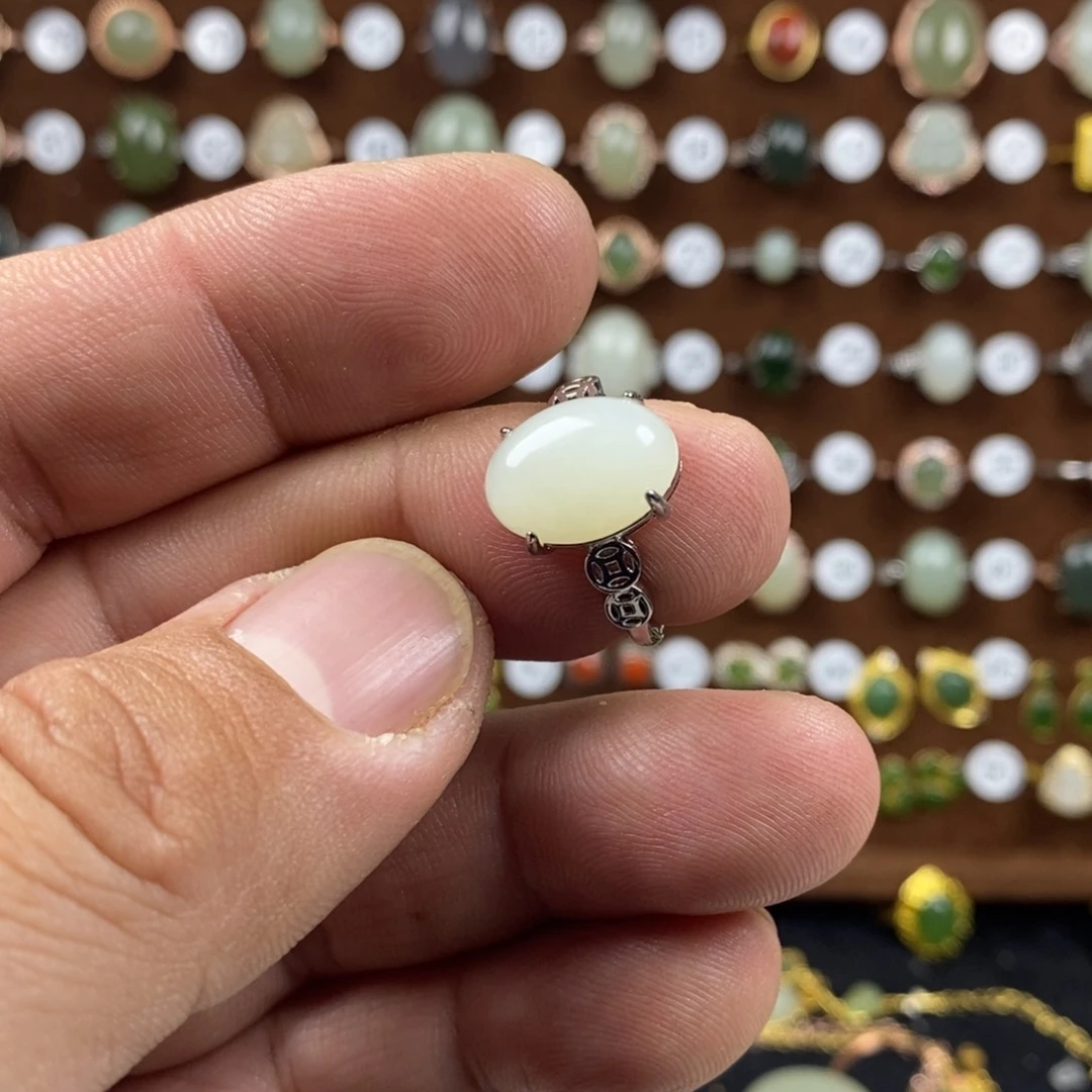 和田玉（白玉）颈饰合金