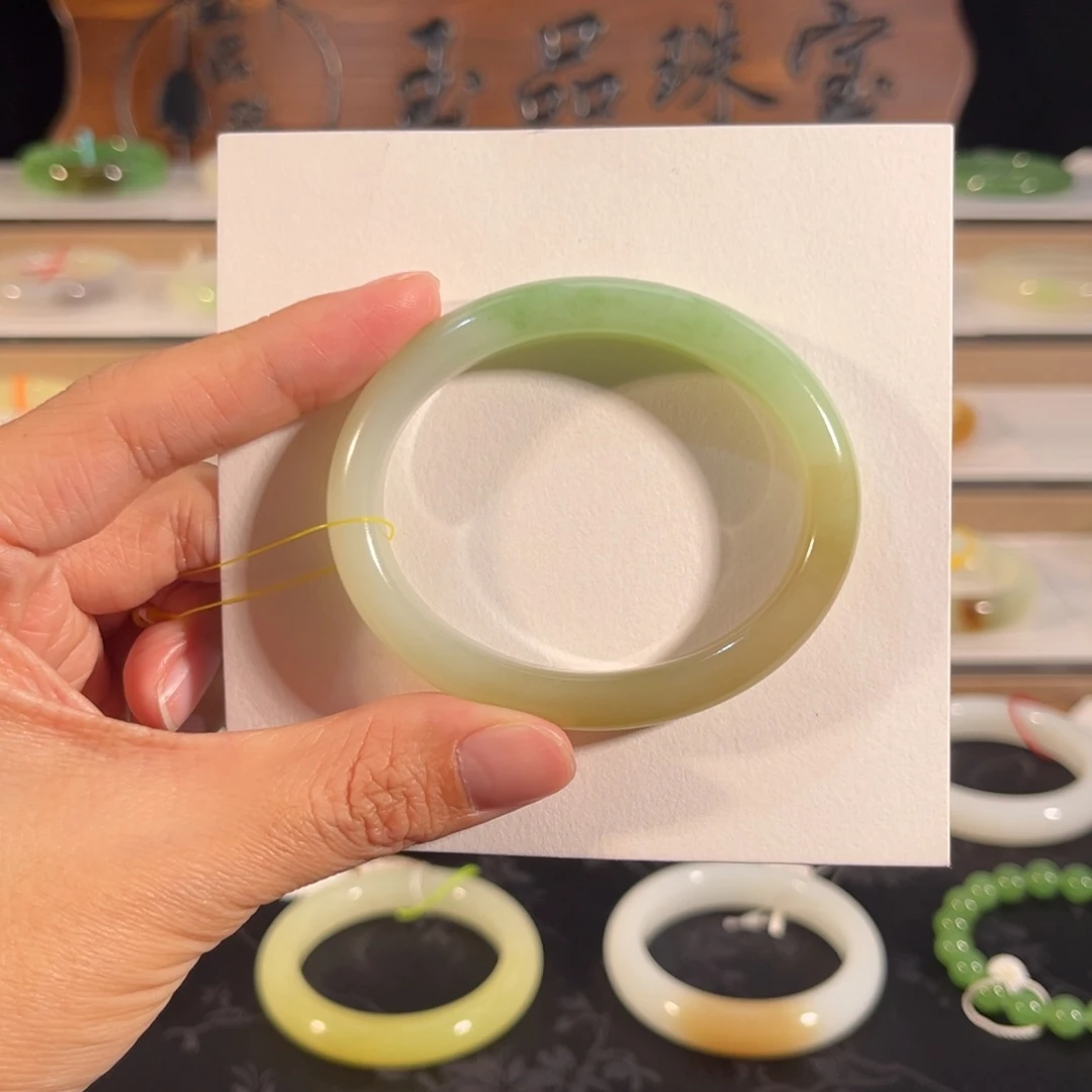 和田玉未镶嵌手镯  「新疆糖翠贵妃」