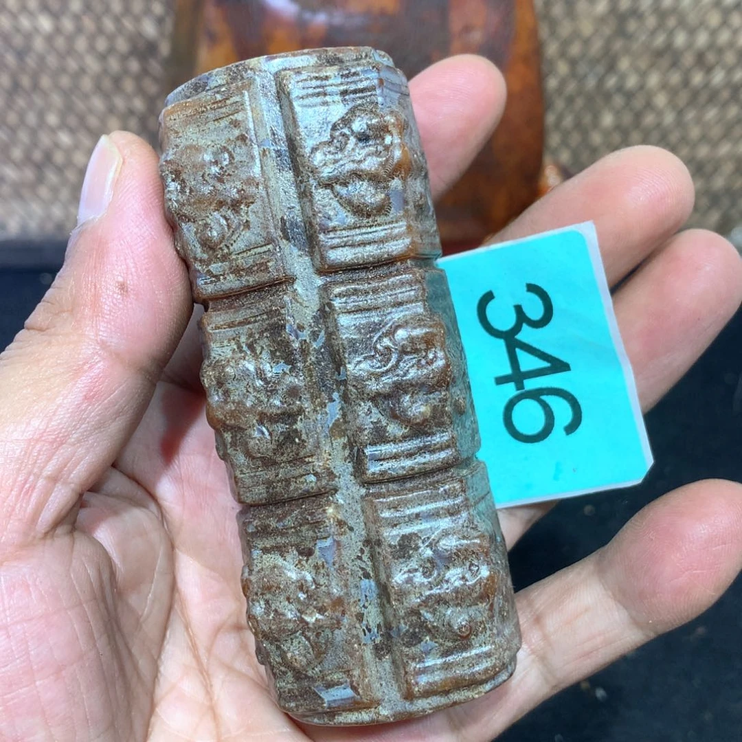 透闪石-蛇纹石玉未镶嵌颈饰