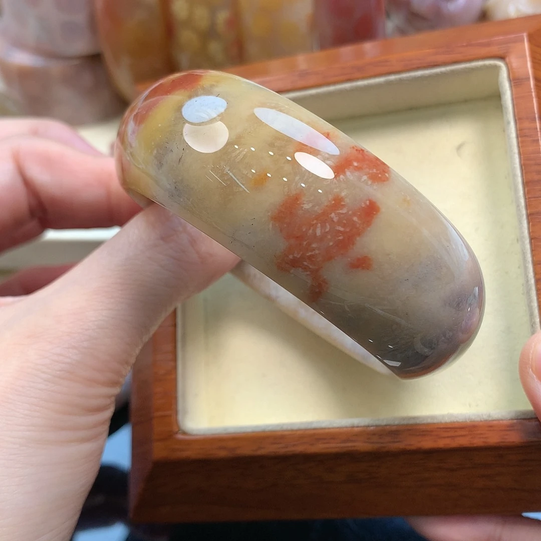 未镶嵌手镯硅化珊瑚（珊瑚玉）58口200