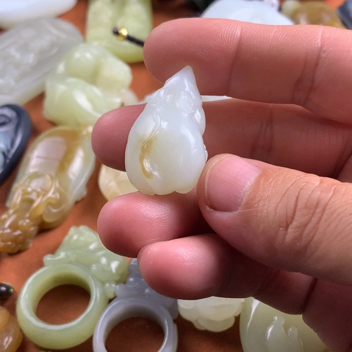 未镶嵌和田玉挂件