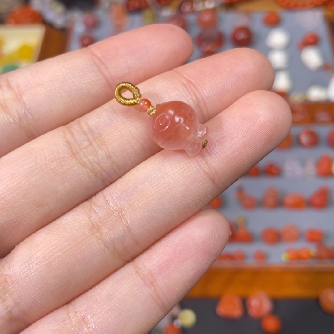 南红玛瑙未镶嵌嘟嘟鱼卡9左右