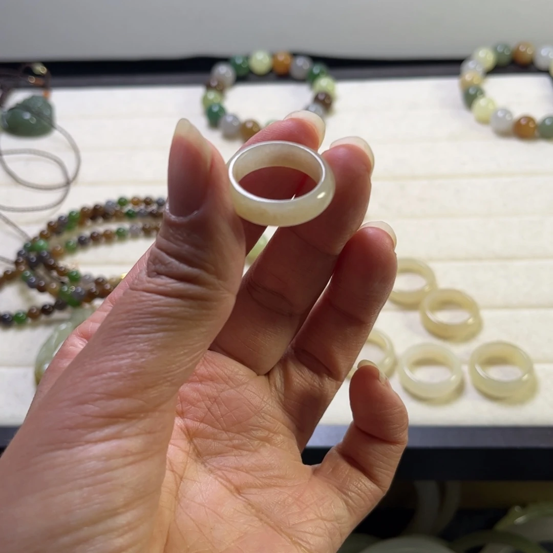 和田玉未镶嵌珠宝半成品指环直径17