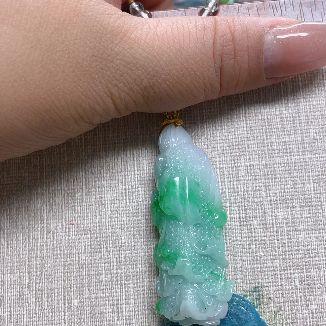 翡翠未镶嵌颈饰白菜