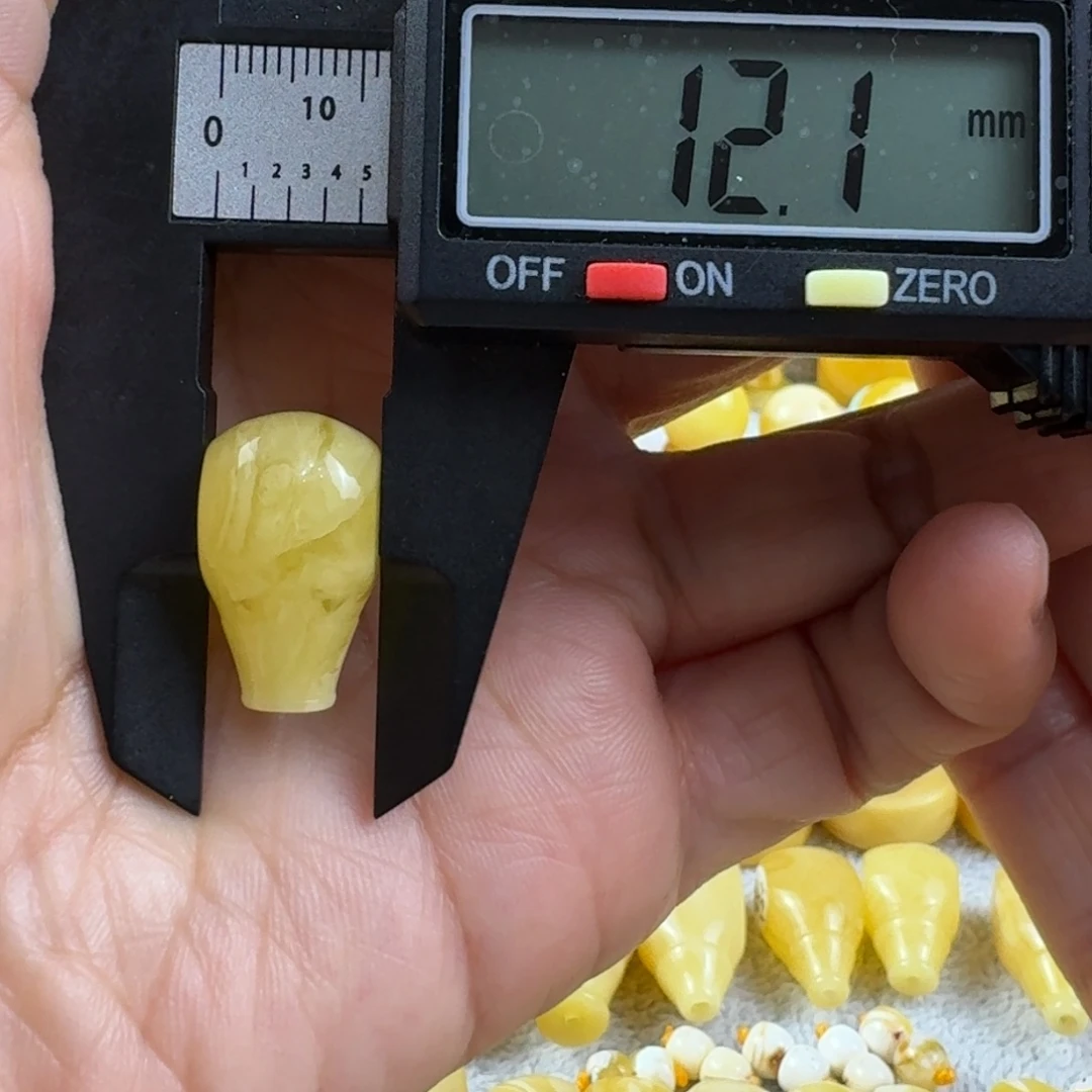 蜜蜡未镶嵌裸石26杂