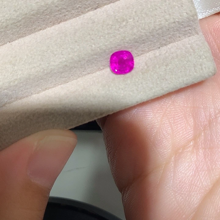 裸石红宝石0.88ct缅甸红宝石