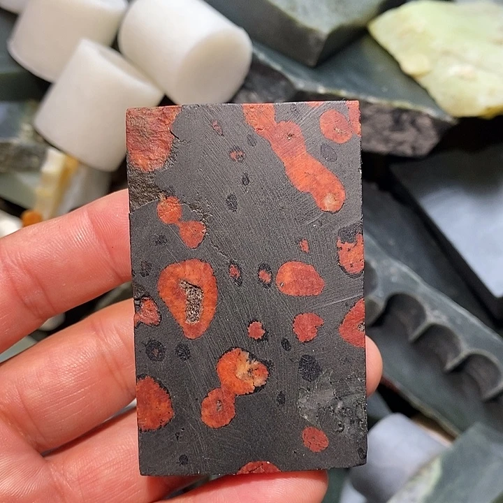 岫岩老玉（透闪石质玉）未镶嵌珠宝半成品