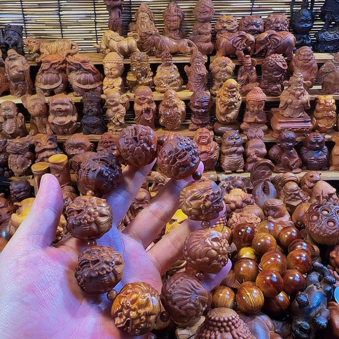 用***7崖柏3.0貔貅手串9颗