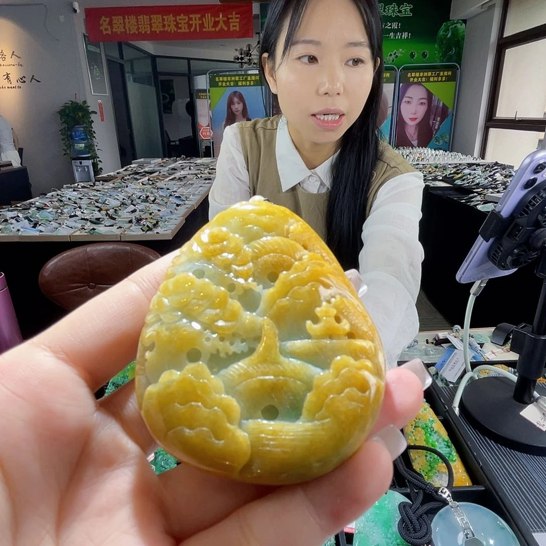 颈饰未镶嵌翡翠一