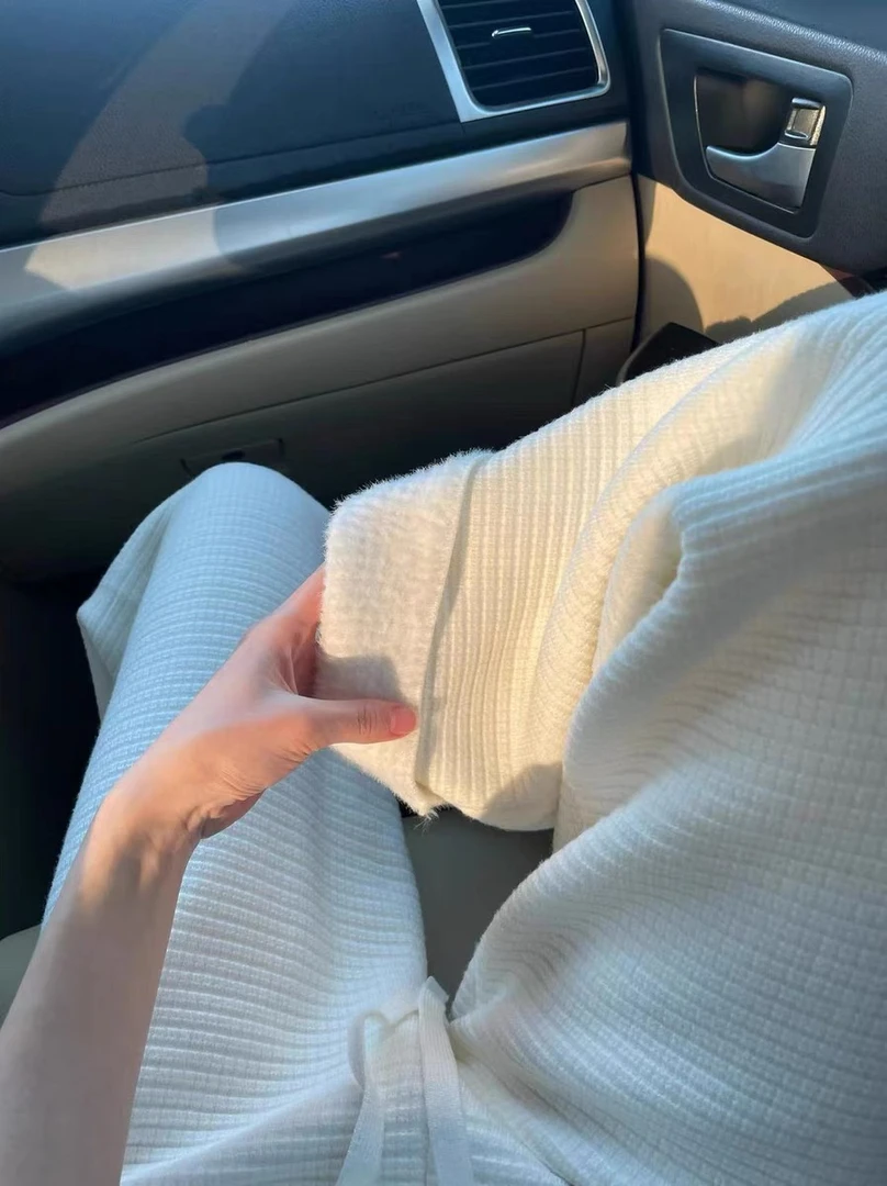 休闲针织加绒阔腿裤女秋冬新款华夫格高级感气质百搭显瘦直筒裤子