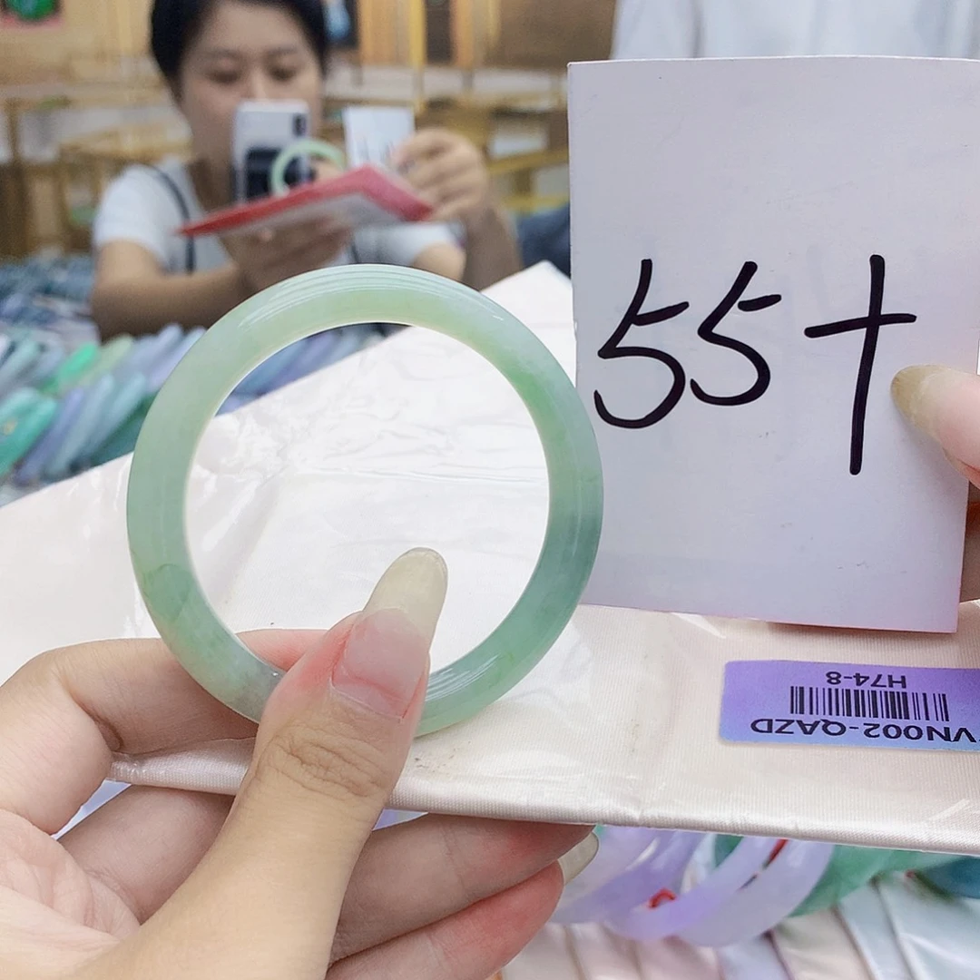 翡翠手镯未镶嵌9977655……