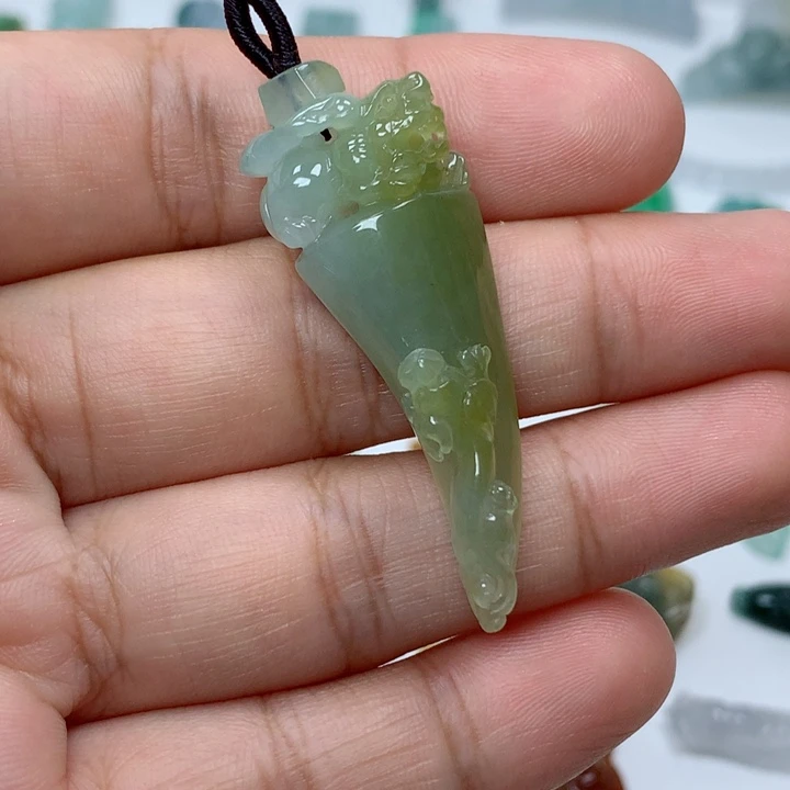 吊坠(不含链)未镶嵌翡翠