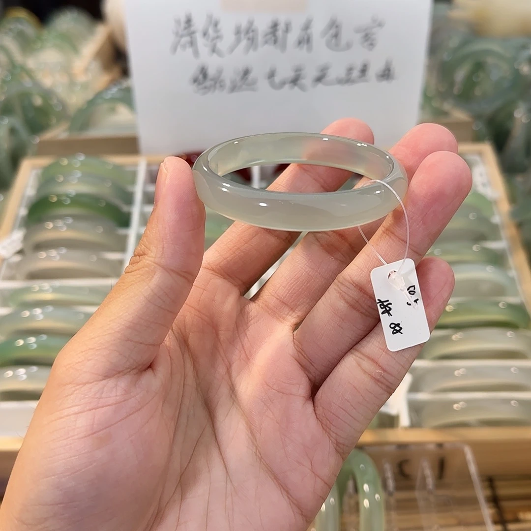 玛瑙/玉髓未镶嵌手镯圈口50.5